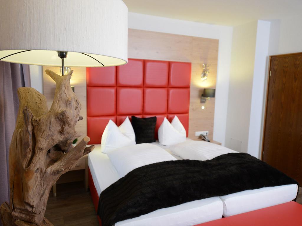 Land-Gut Hotel Zum Loewen Garni Marktheidenfeld Room photo